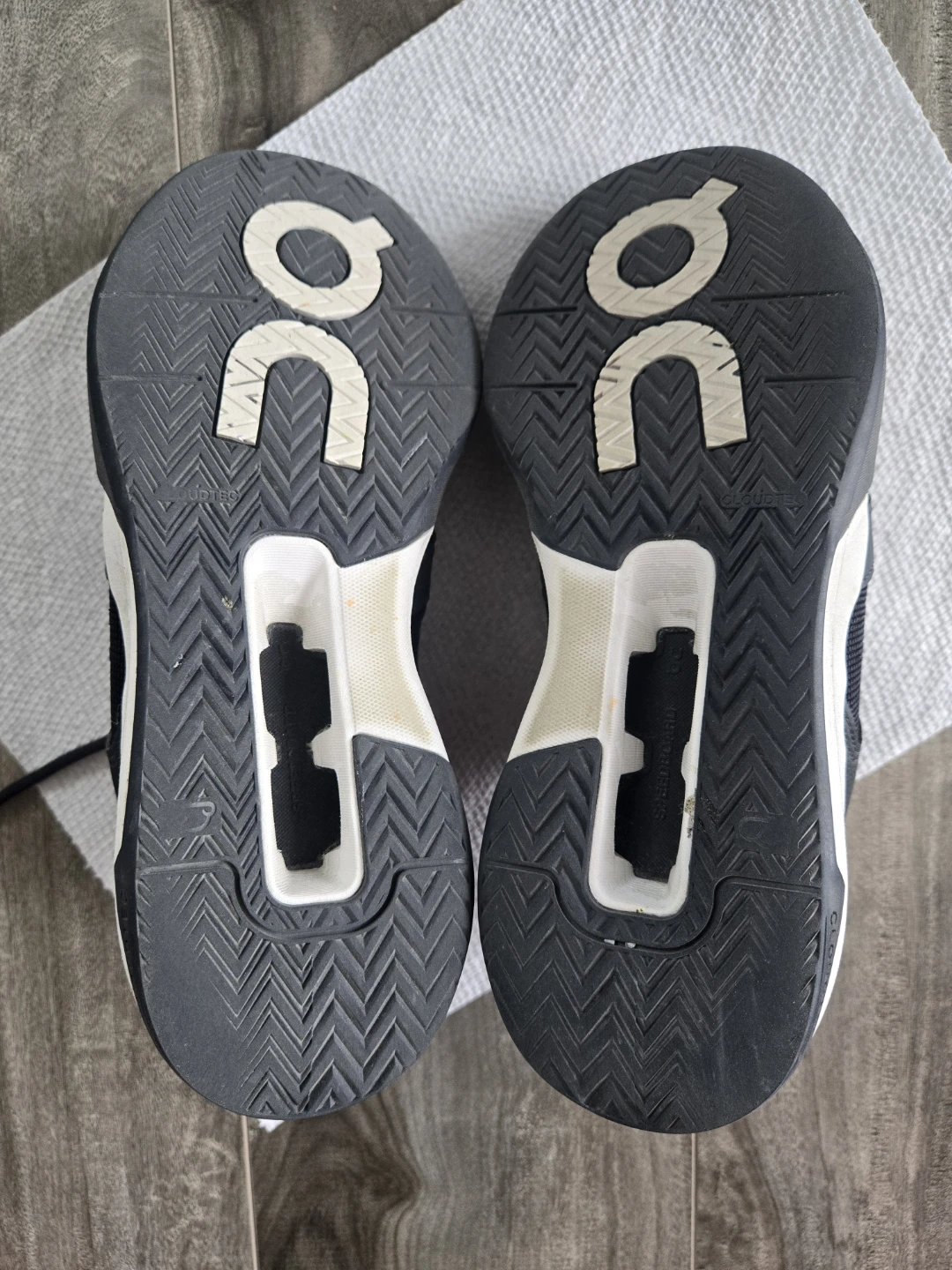 On Cloudtec Tennis Shoes - photo 2