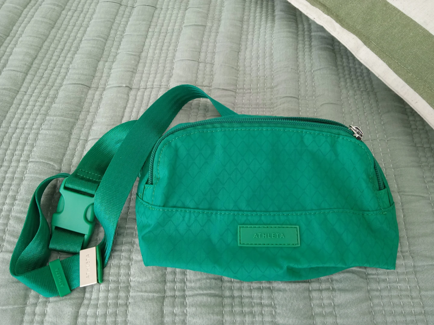 Athleta Green Fanny Pack / Crossbody Bag