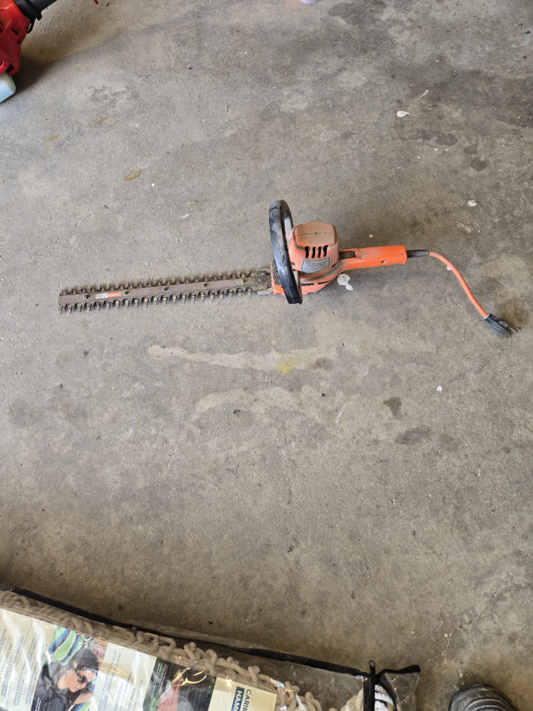 BLACK+DECKER Hedge Trimmer