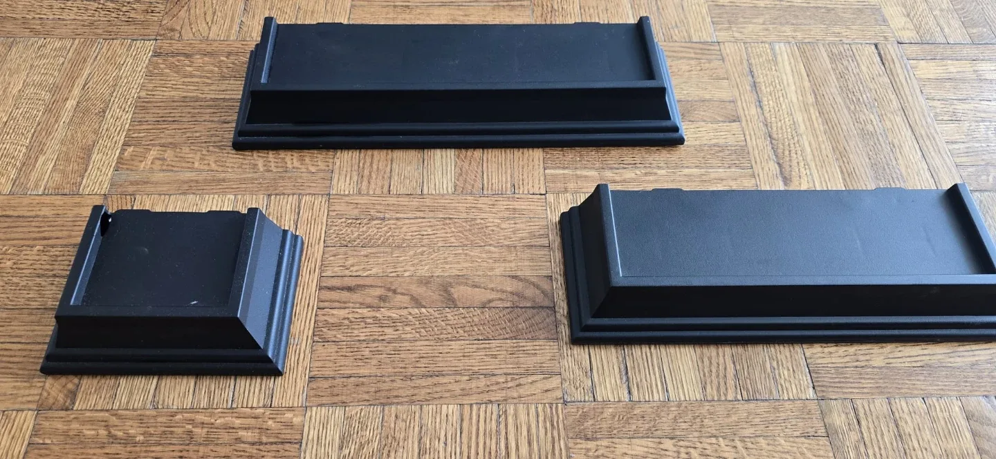 Black Plastic Shelf Brackets/Mounts