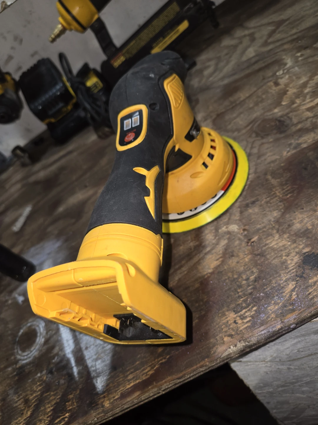 Dewalt Cordless Orbital Sander - photo 3