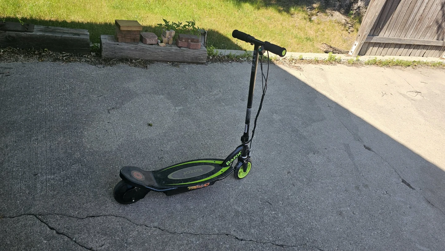 Razor Electric Scooter - photo 3