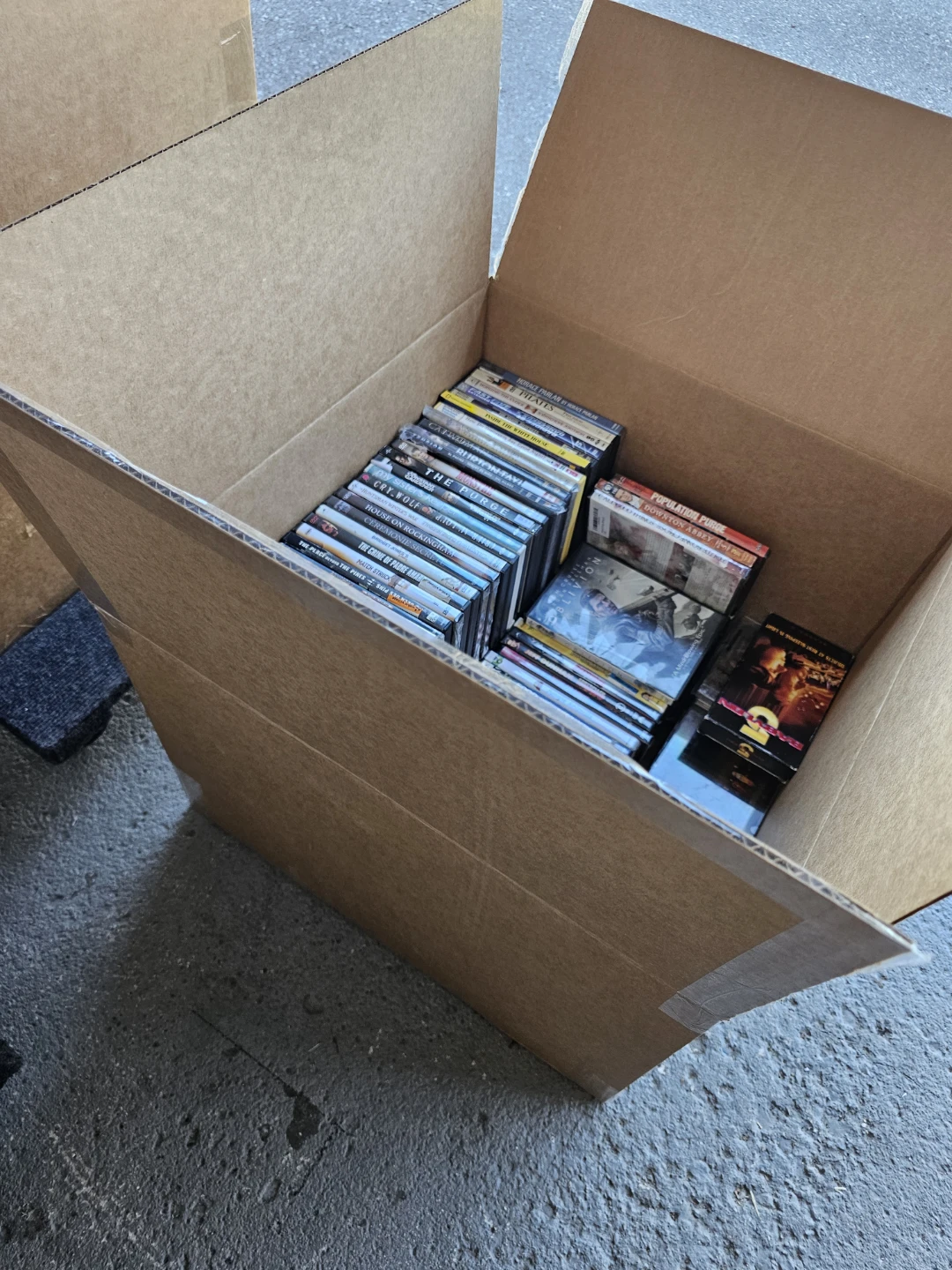 135 Assorted Dvds / CDs - photo 5