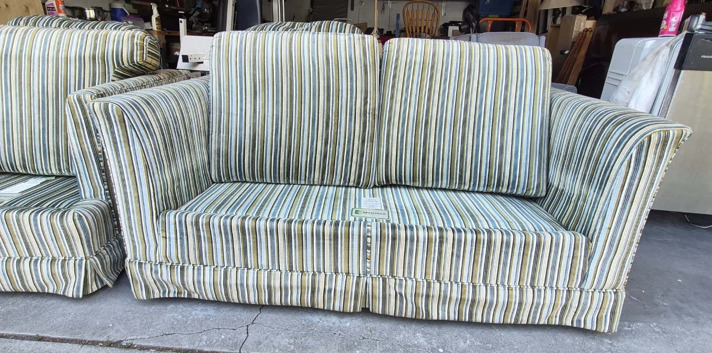 Rare KROEHLER Striped Loveseat and Armchair Set - photo 3