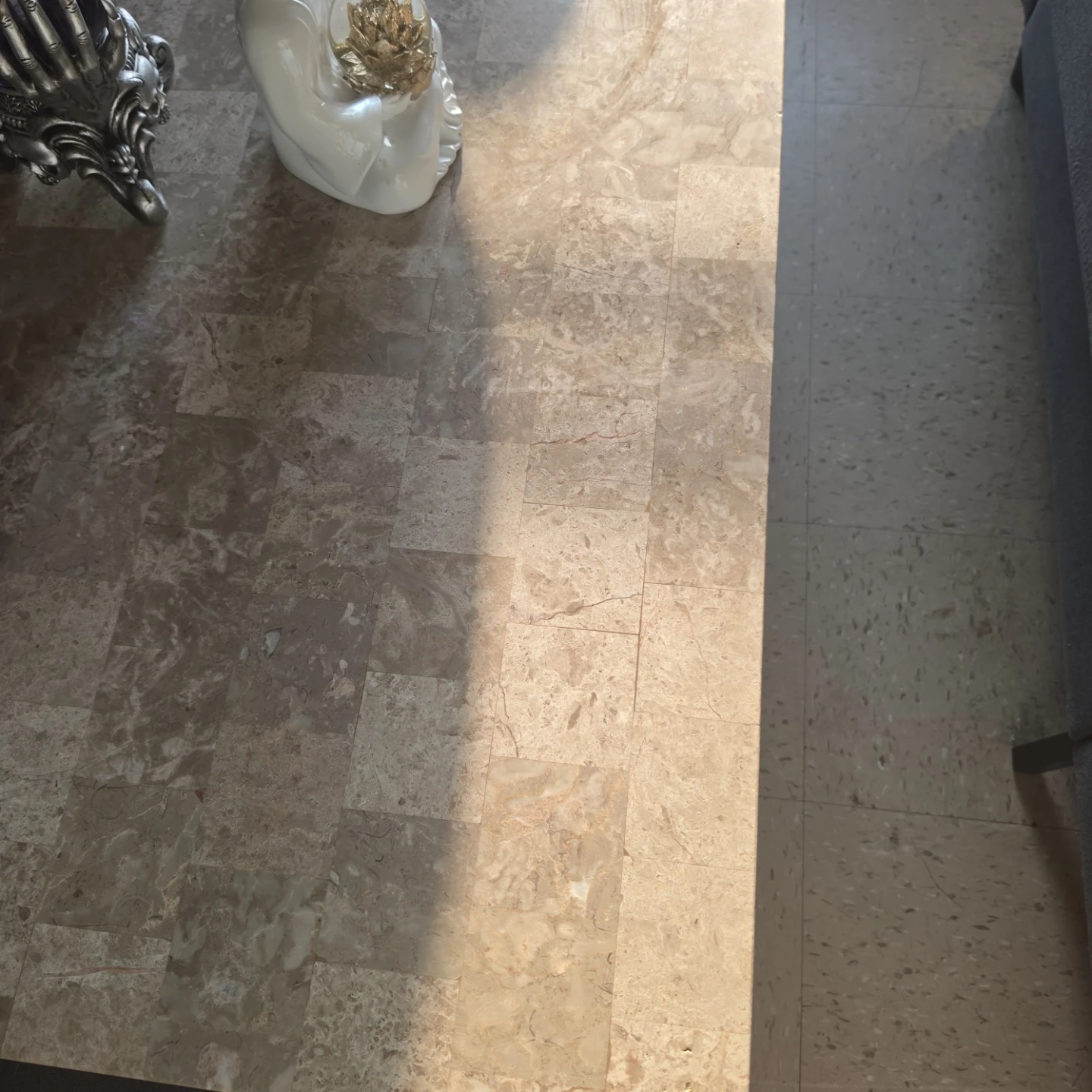 Coffee Table with Tiled Top - photo 3