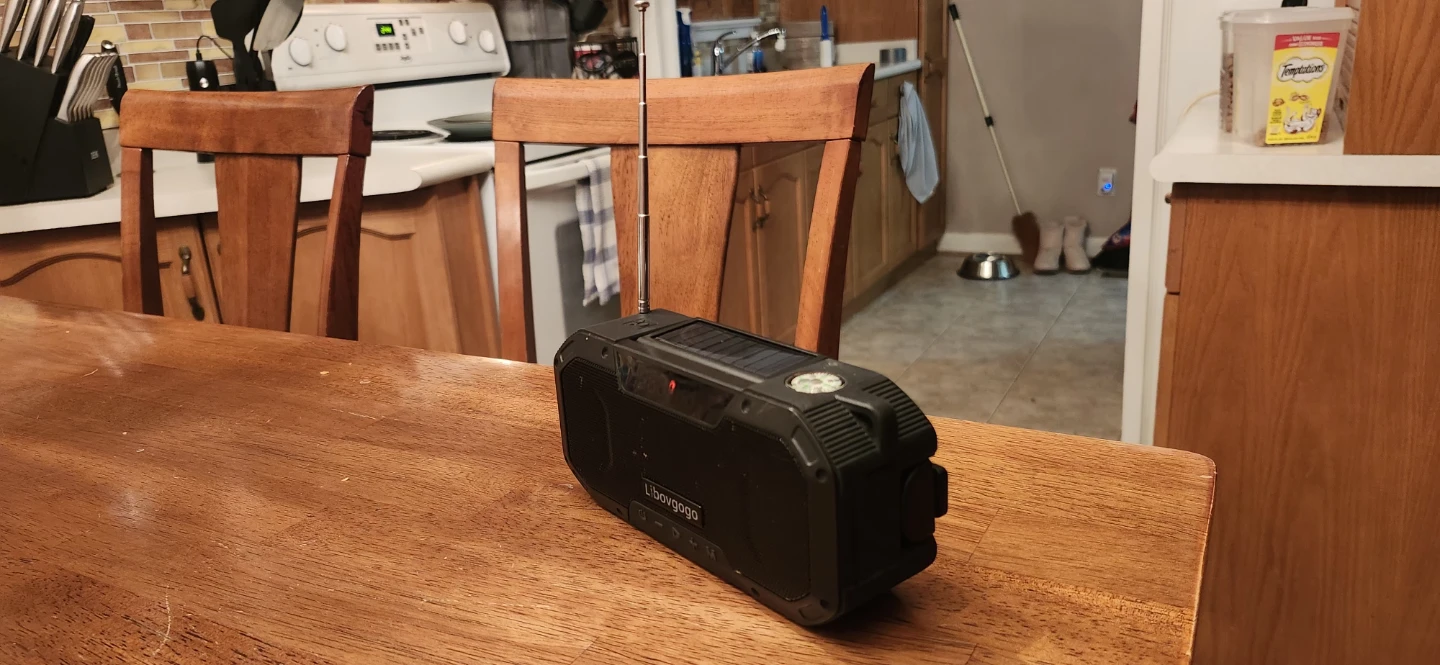 Libovgogo Emergency Radio with Solar Panel - photo 2