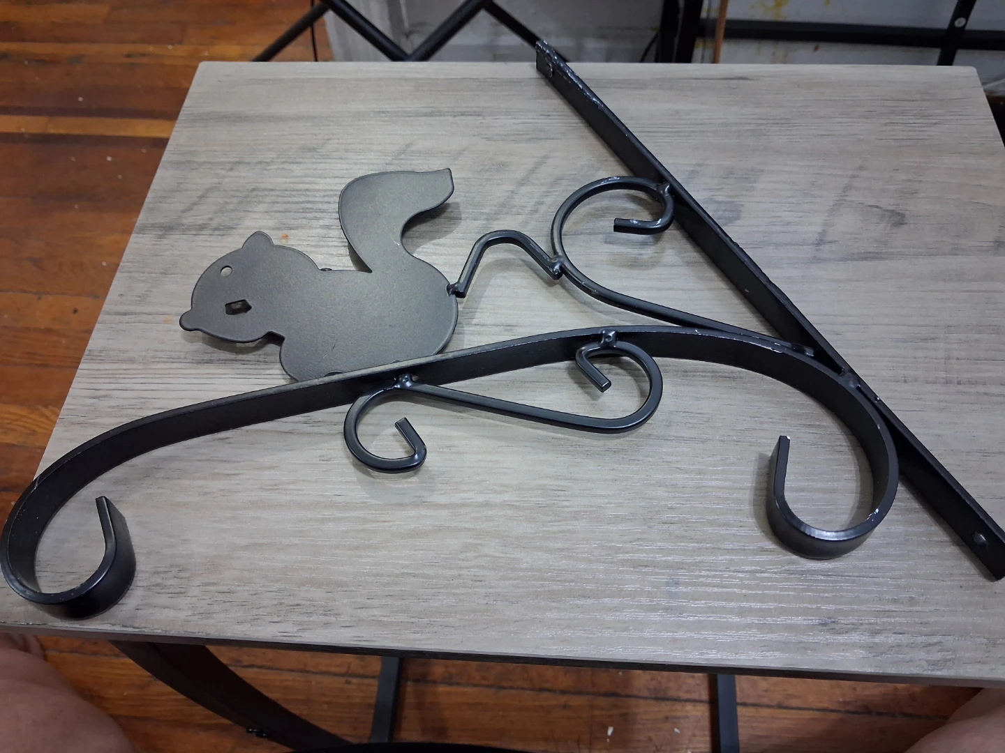 Metal Squirrel Hanging Bracket