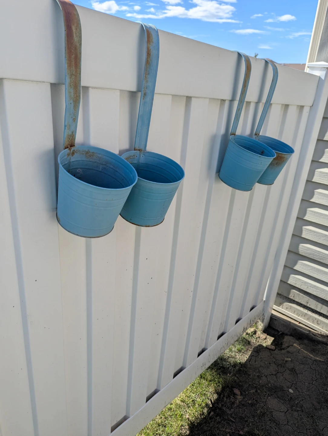 4 rusted metal plant hangers $5 FOR ALL will need painting - photo 2