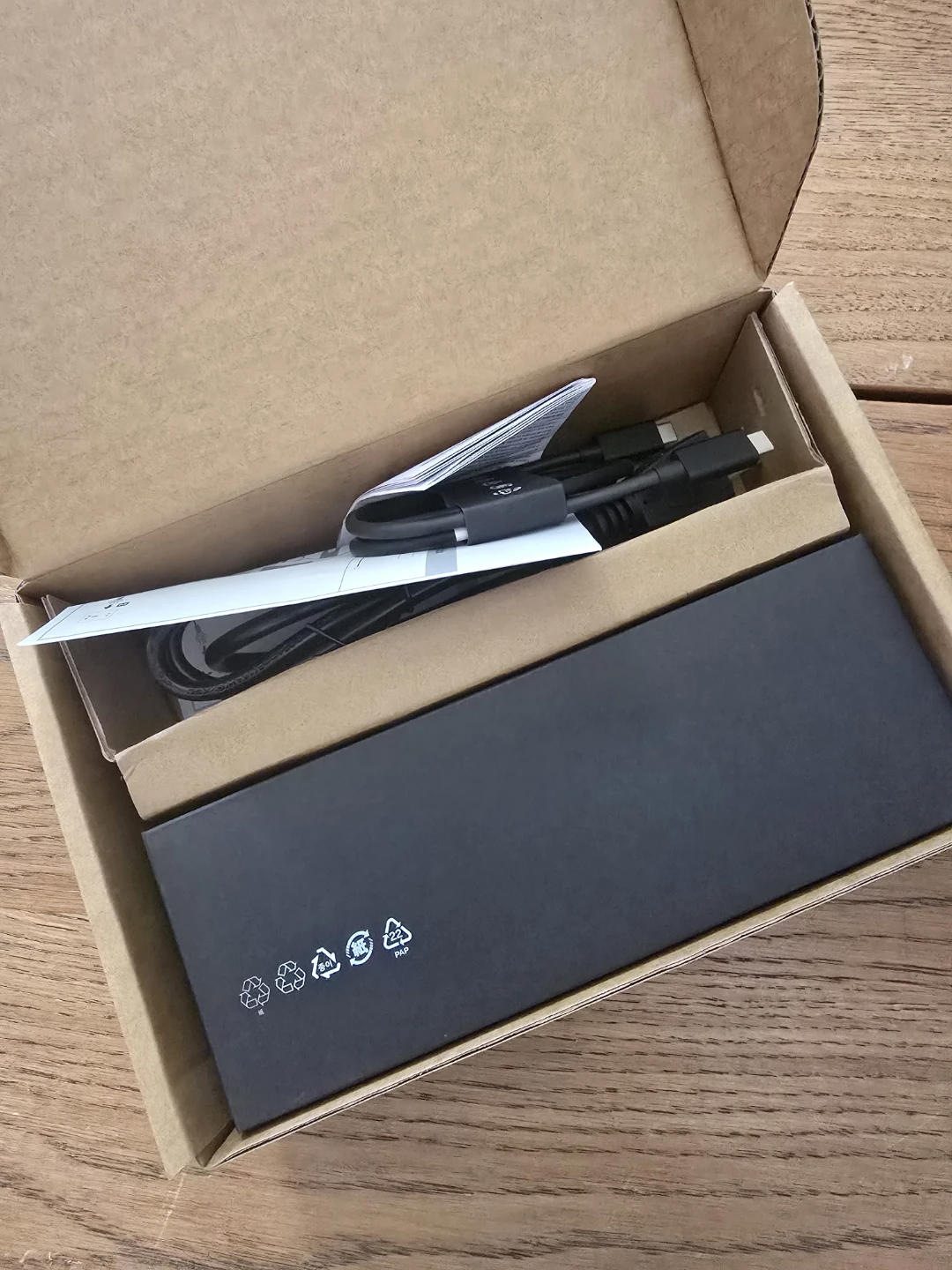 NEW Lenovo ThinkPad Universal Thunderbolt 4 Dock - photo 3