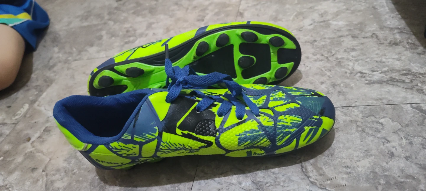 Youth Soccer Cleats - Size 5 - photo 3
