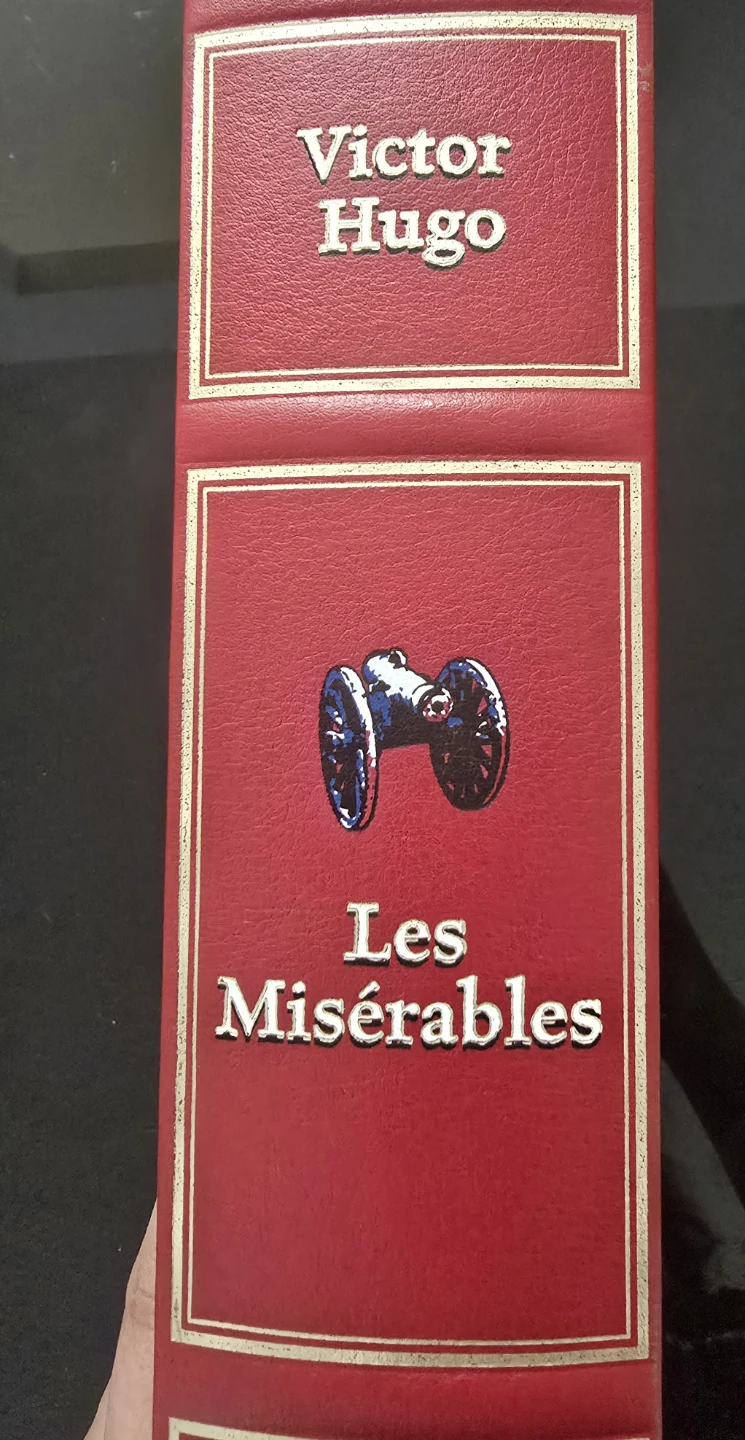 Les Misérables by Victor Hugo - photo 3