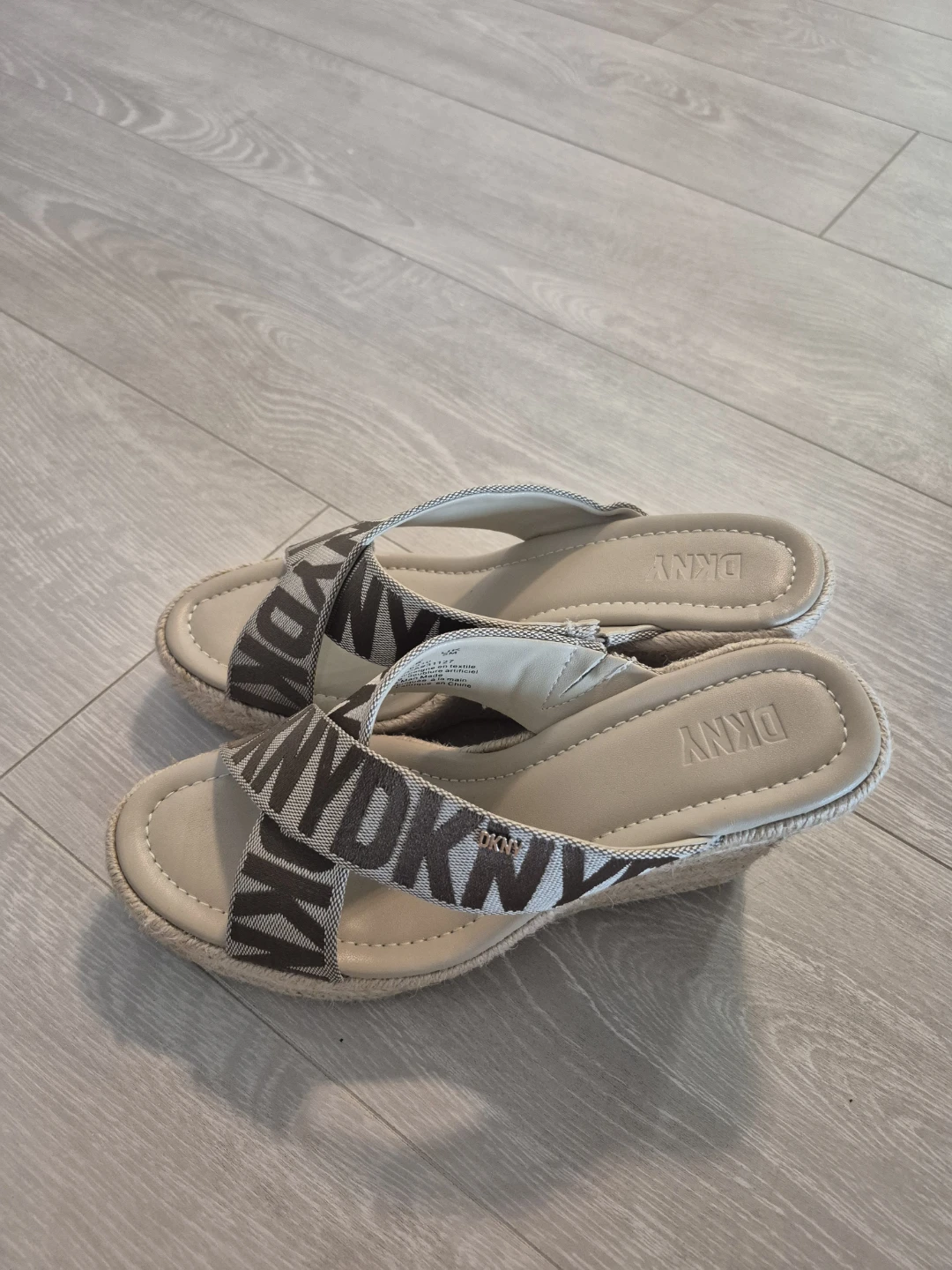 DKNY Wedge Sandals - photo 3