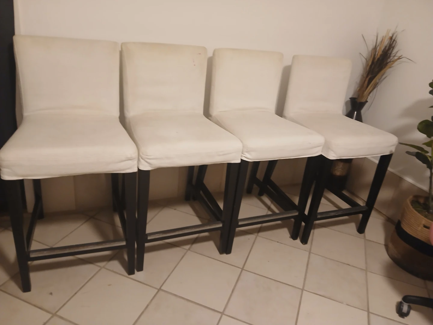 Set of 4 White Upholstered Bar Stools