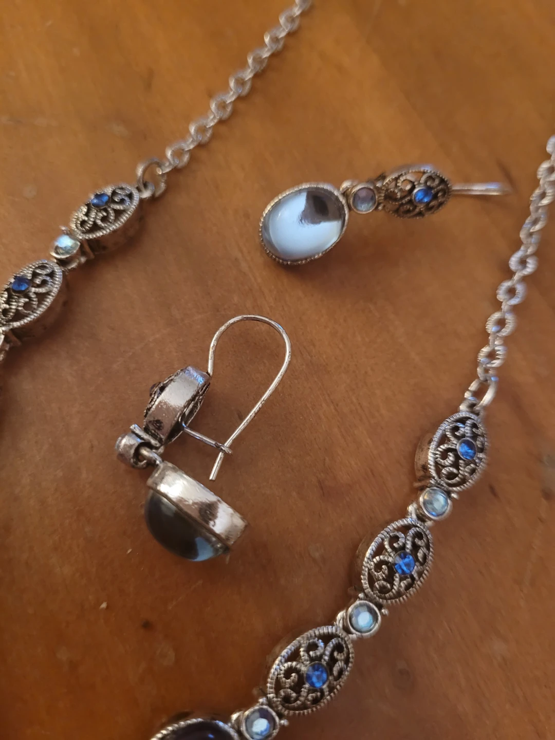 Silver and blue necklace and earrings - photo 3