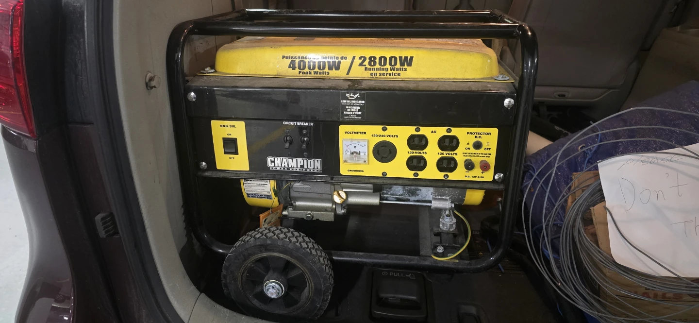 Champion 4000W Peak 2800W Running Watts Generator - photo 3