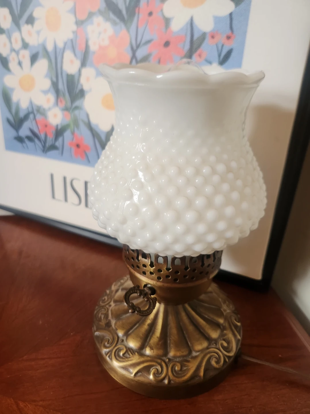 Vintage Hobnail Milk Glass Table Lamp - photo 3