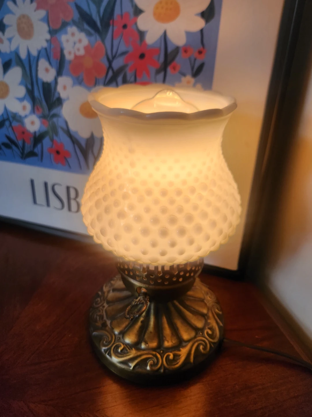 Vintage Hobnail Milk Glass Table Lamp - photo 4