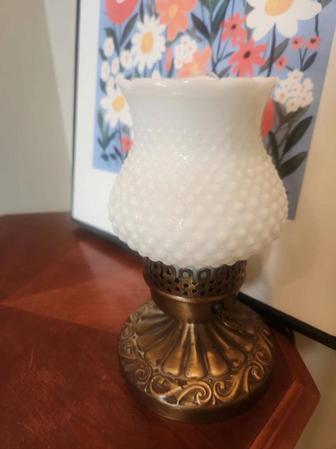 Vintage Hobnail Milk Glass Table Lamp - photo 5