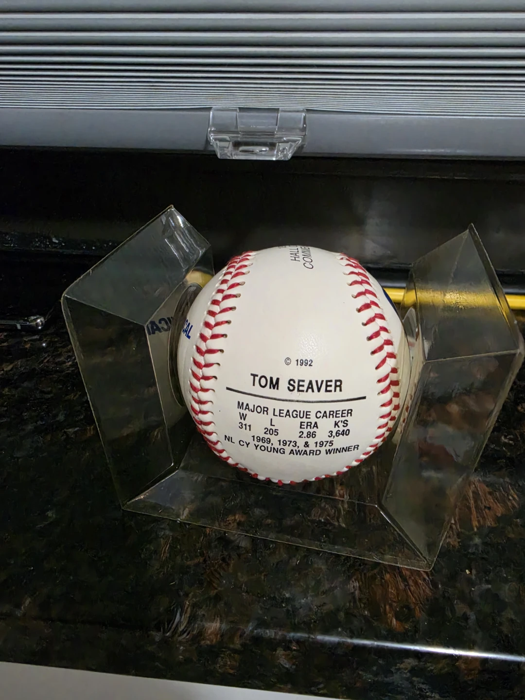 Tom Seaver 1992 Hall of Fame Commemorative Baseball - photo 3