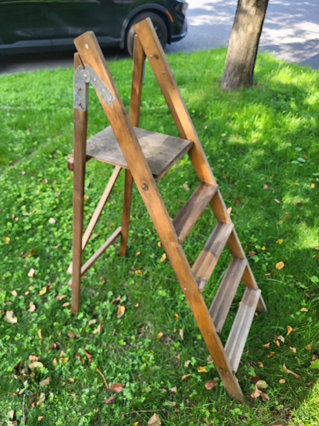 Decorative Wooden Step Ladder with Platform