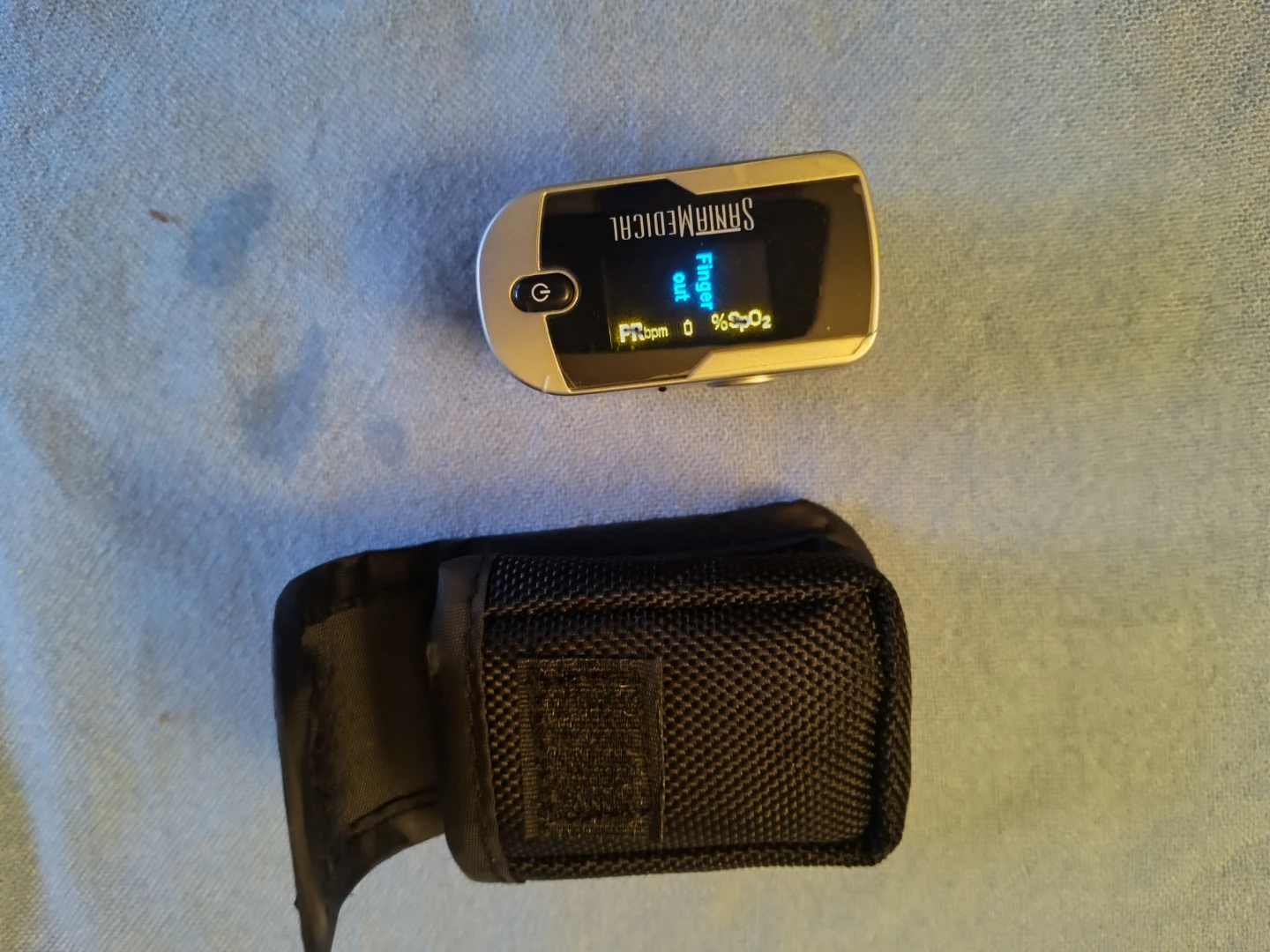 SaniMedical Pulse Oximeter with Case