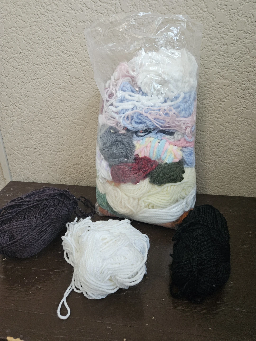 Bag of Assorted Yarn - photo 2