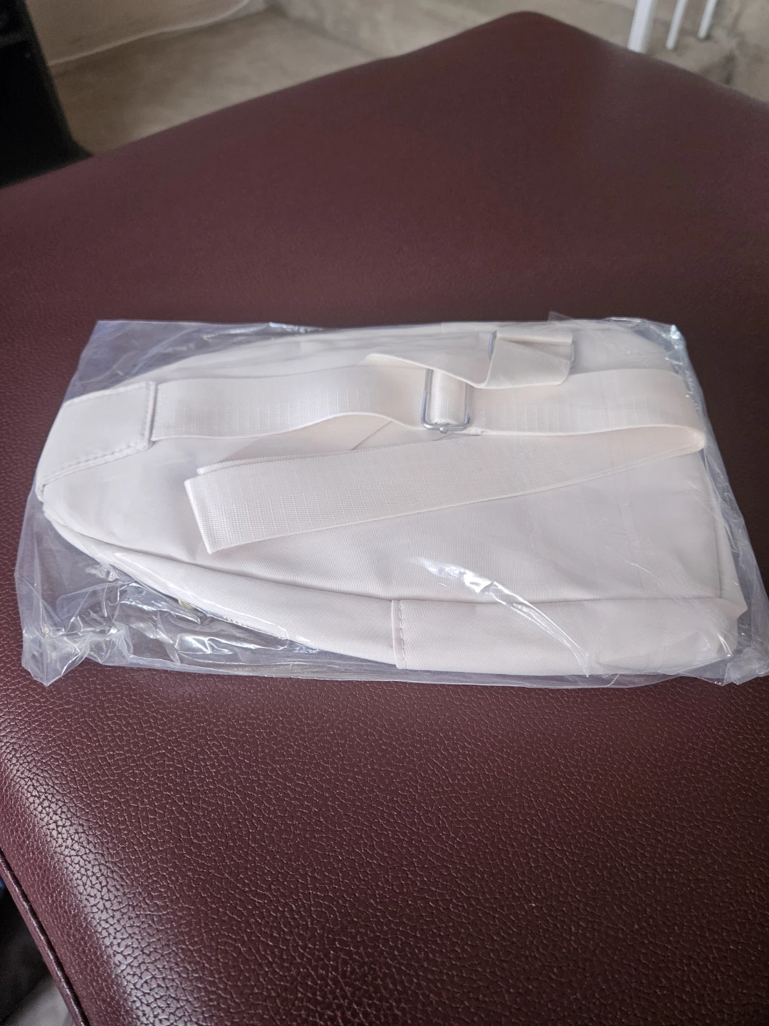 White Quilted Sling Bag - photo 3