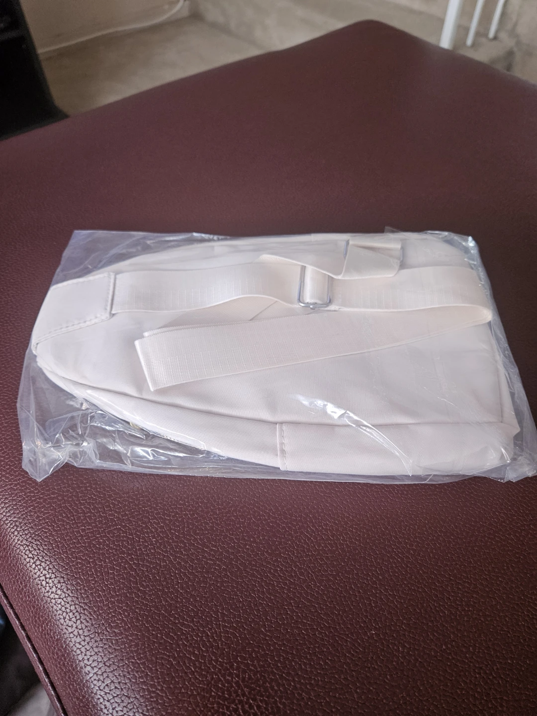 White Quilted Sling Bag - photo 4