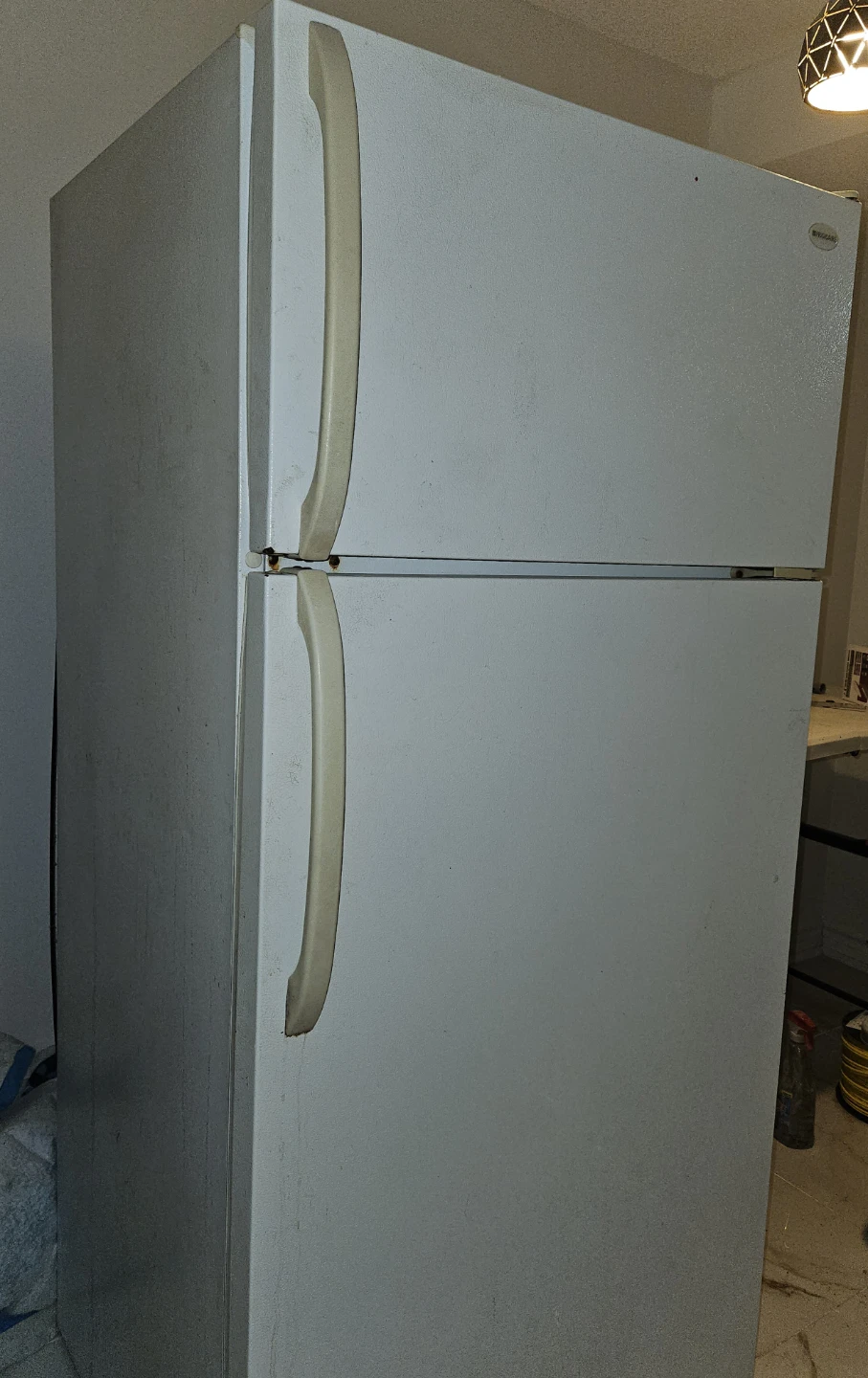 Frigidaire White Top Freezer Refrigerator
