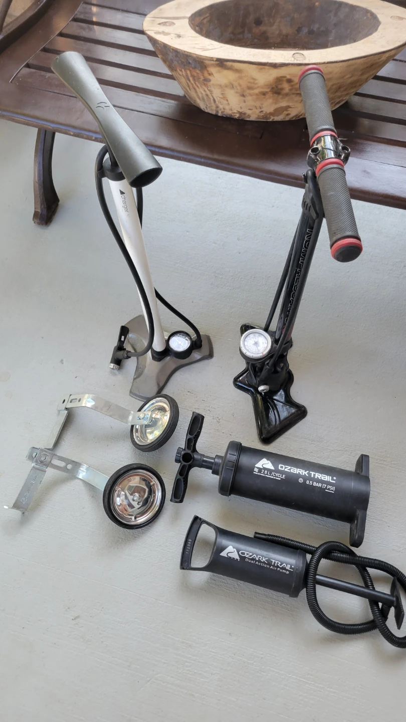 Bikes & Air mattress Air Pumps, training wheels - photo 3