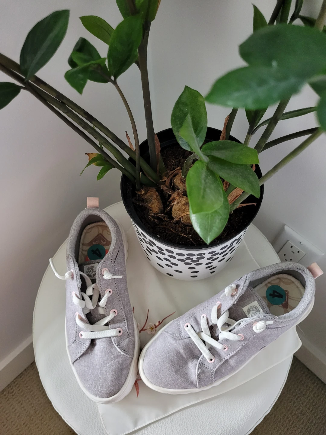 Roxy Women's Grey Sneakers Size 4 - photo 5