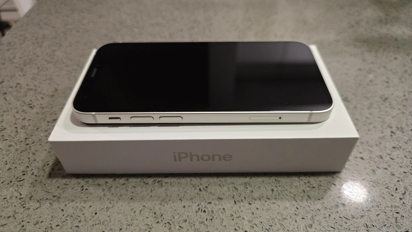 iPhone 12 mini 128GB - White (Great Condition + Bonus EarPods) - photo 2