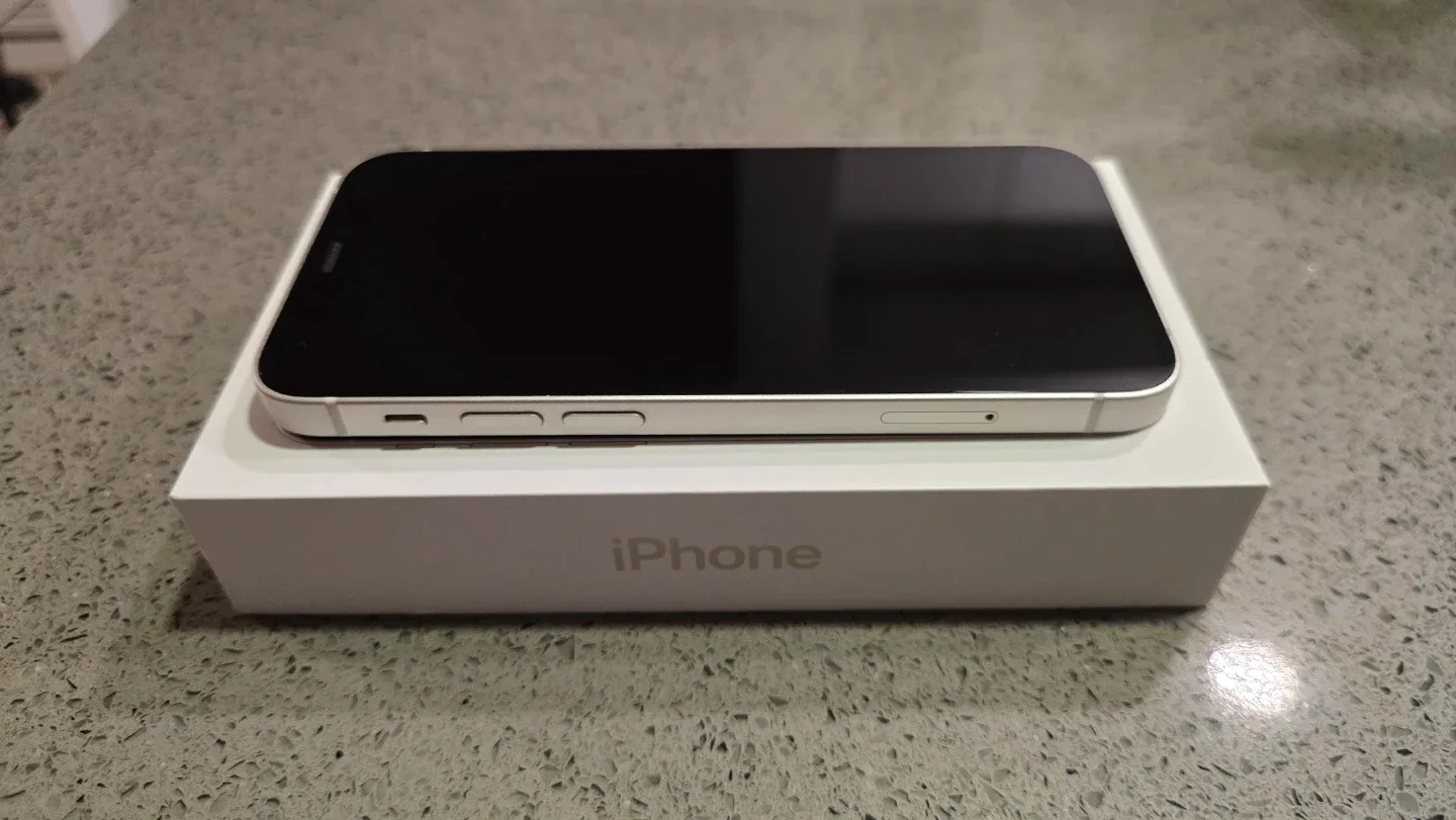iPhone 12 mini 128GB - White (Great Condition + Bonus EarPods) - photo 2