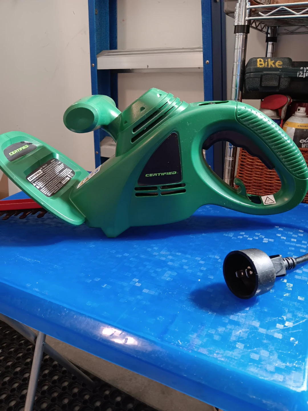 Certified Electric Hedge Trimmer - 18" Blade - photo 2