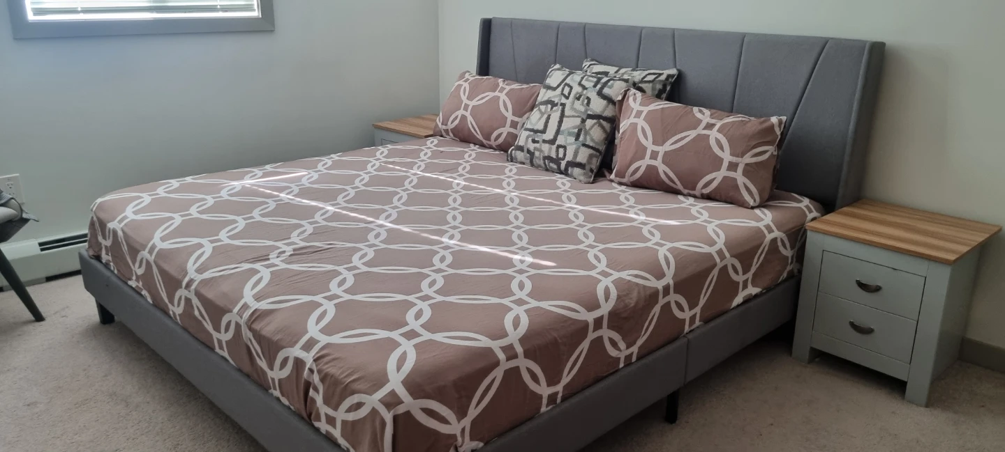 King Size Bed Set – Almost Brand New