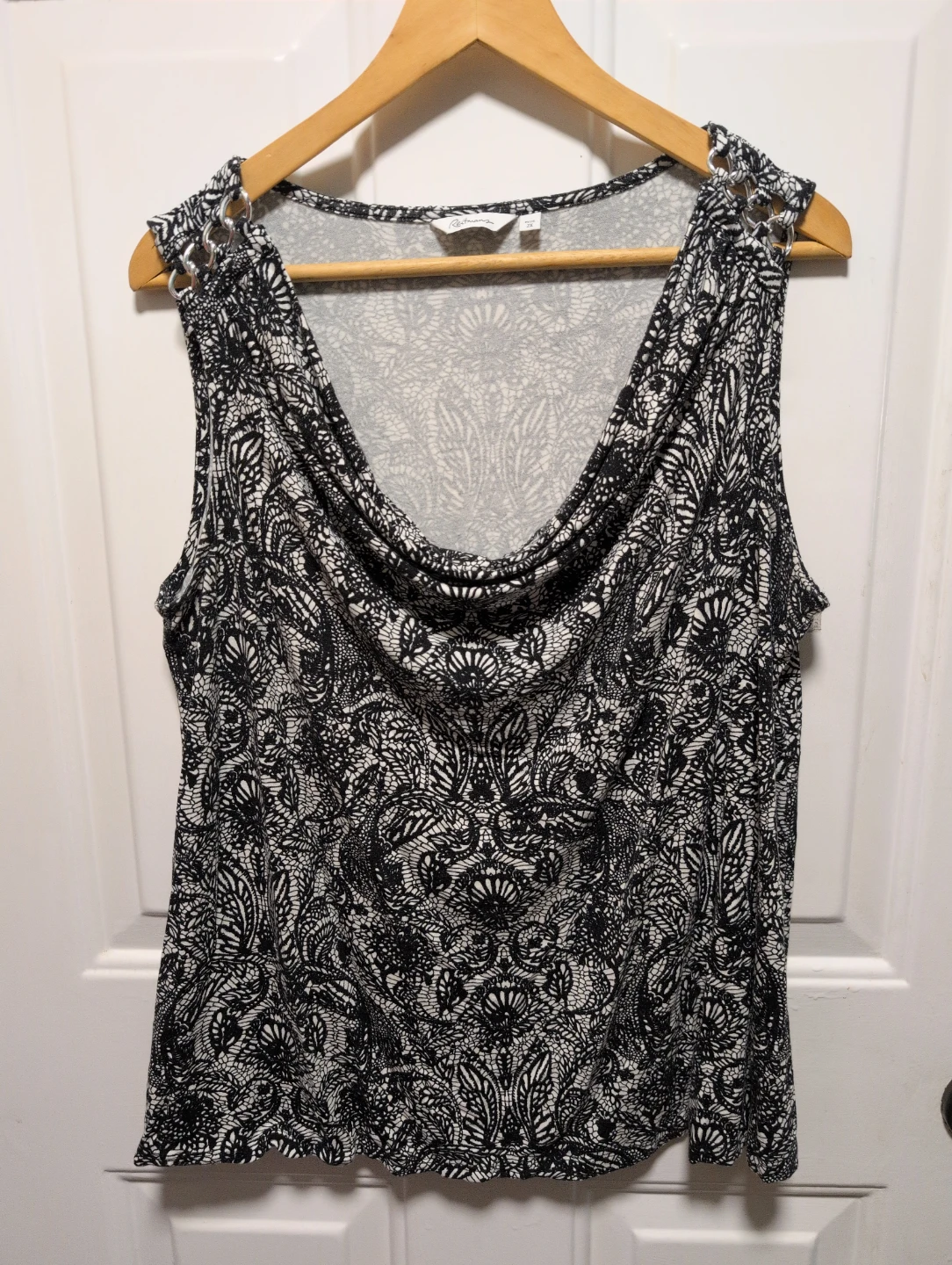 Reitmans Plus Size 2X Black & White Patterned Sleeveless Top