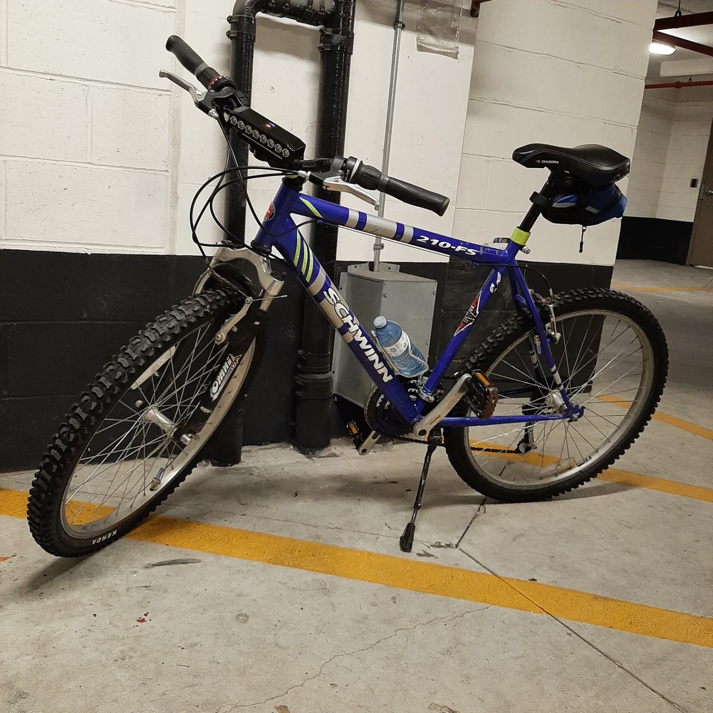 Schwinn 210-FS Mountain Bike