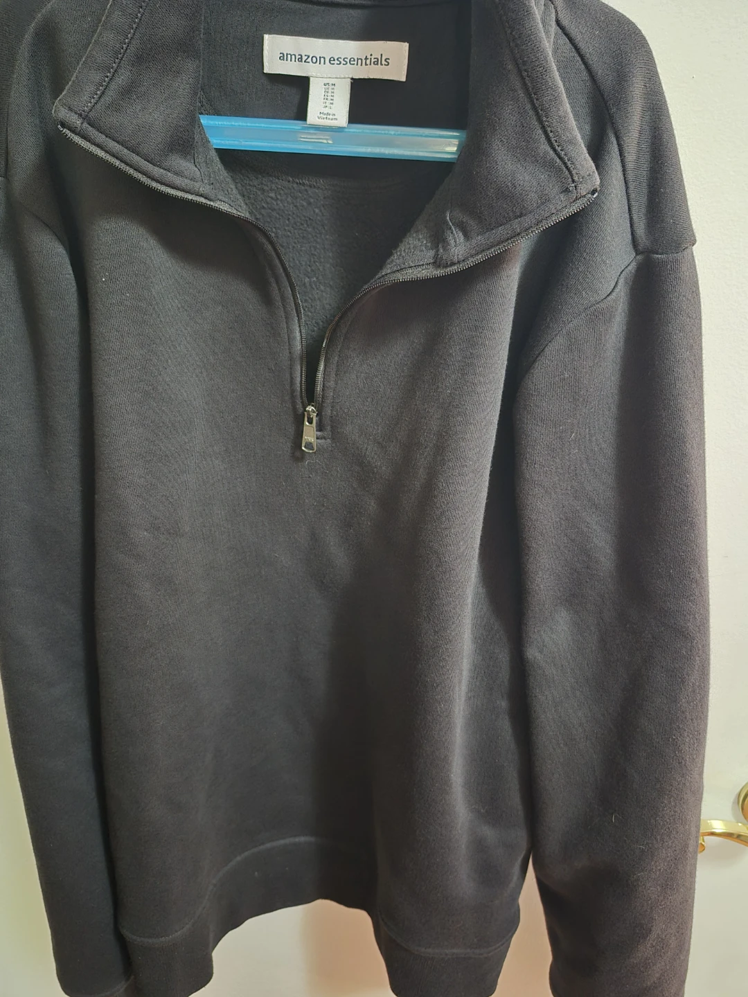 Amazon Essentials Quarter-Zip Sweatshirt - Black - Medium