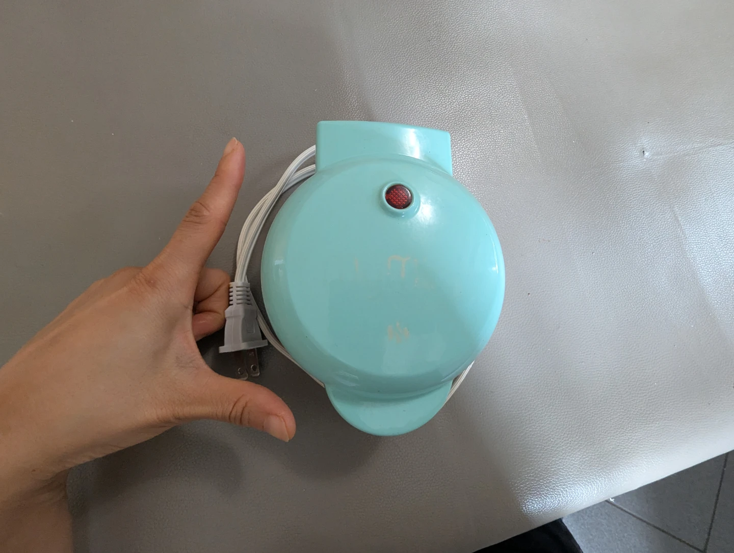 Mini waffle maker