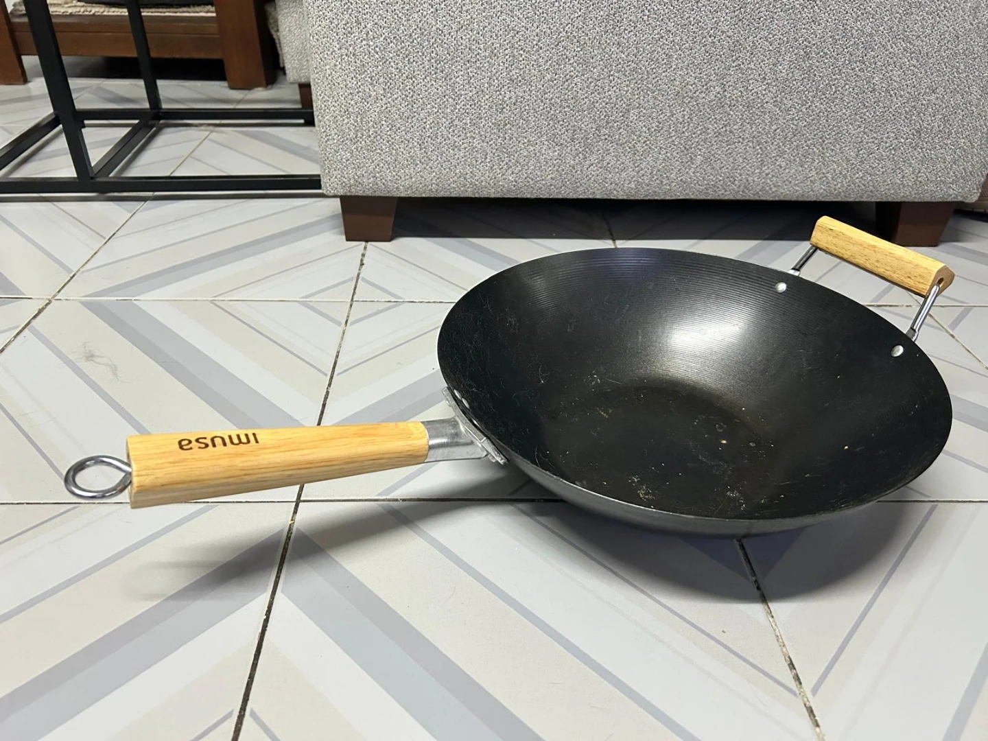 Imusa Wok with Wooden Handle