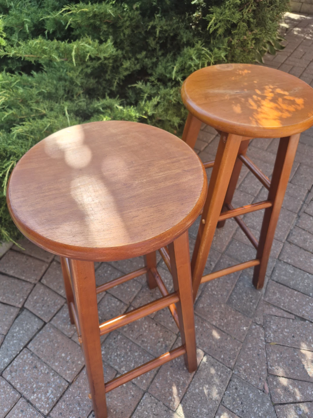 Set of 2 wooden bar stools - photo 2