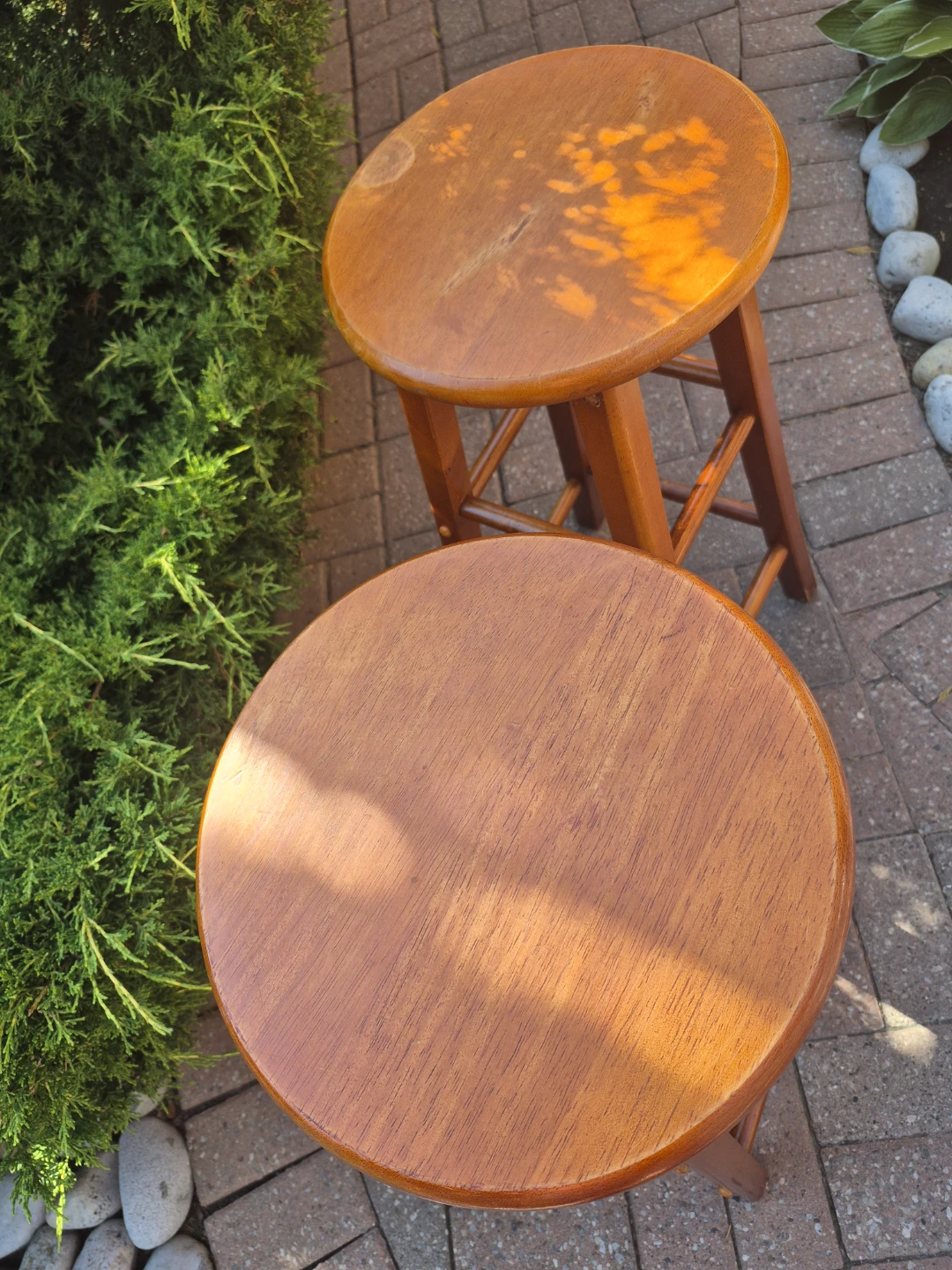 Set of 2 wooden bar stools - photo 3