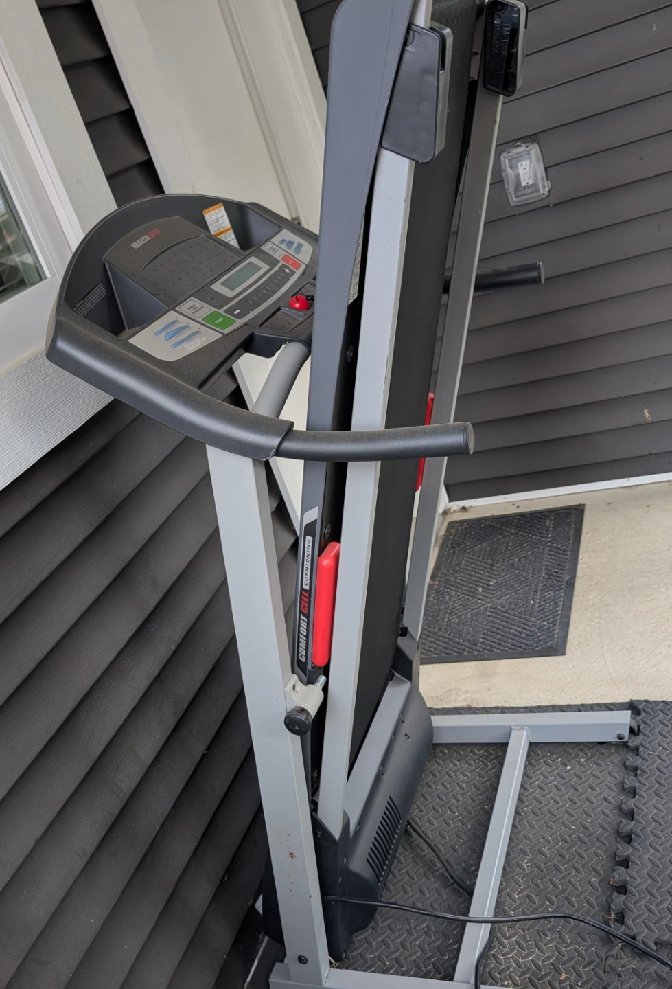 HealthRider Foldable Treadmill – Good Working Condition - photo 3
