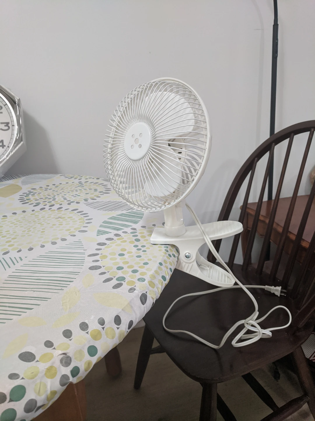 White Clip-On Fan - photo 2
