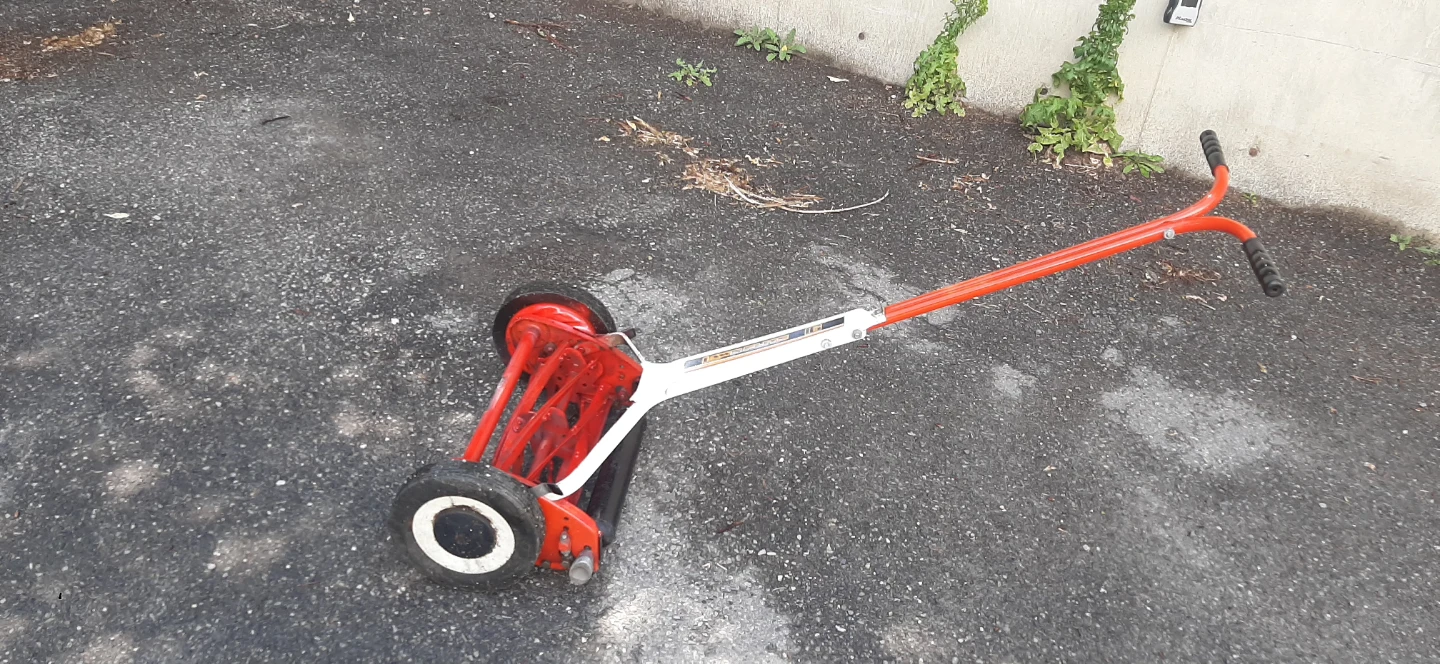 LAWN-LITE Reel Mower