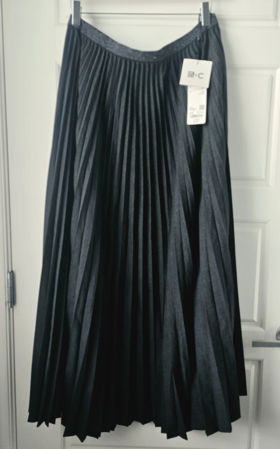 UNIQLO C Pleated Long Skirt - Dark Gray - L/G - photo 2