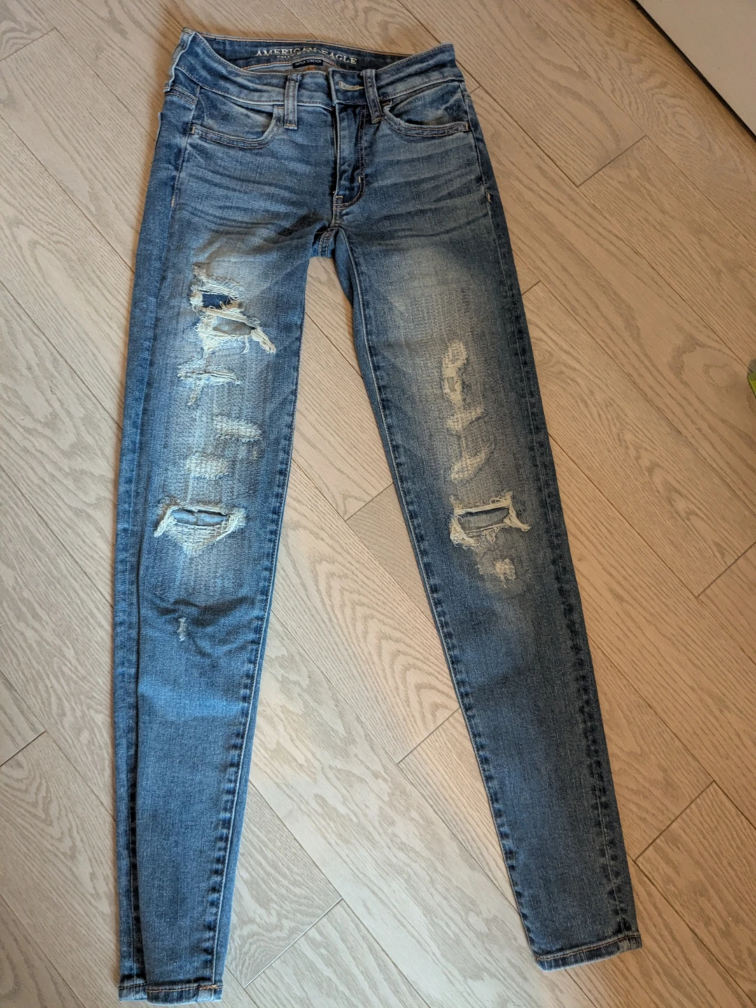 Size 0 and 2 jeans barely worn multiple brands - photo 3