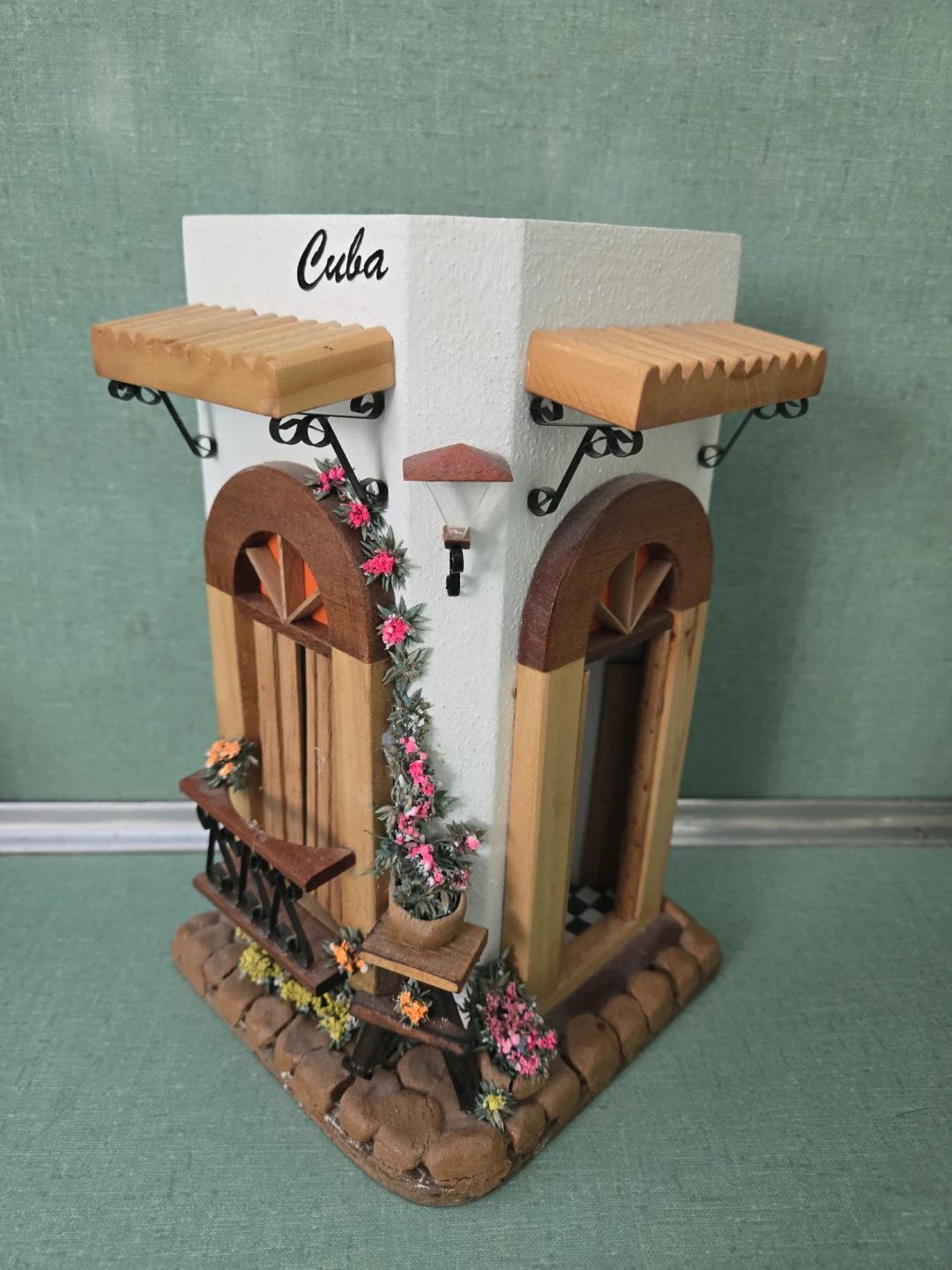 Beautiful Decoration from Cuba