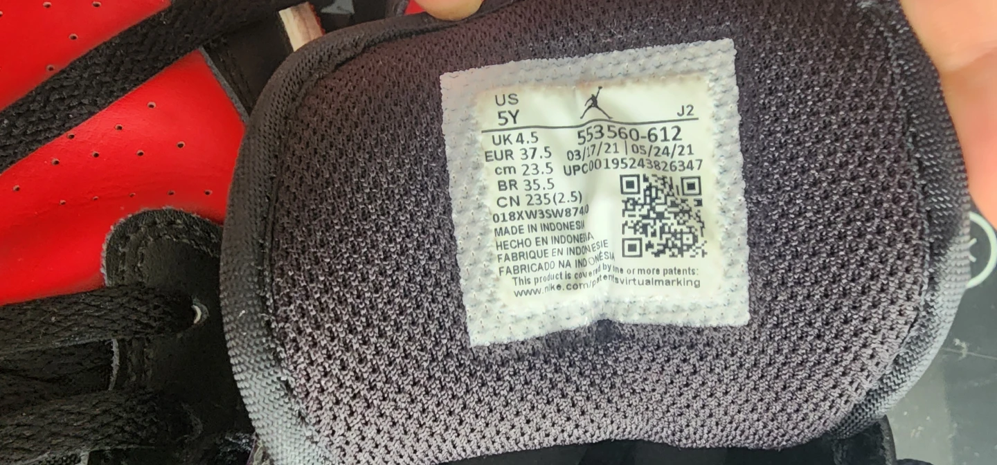 Air Jordan 1 Low SE Youth Shoes - photo 4