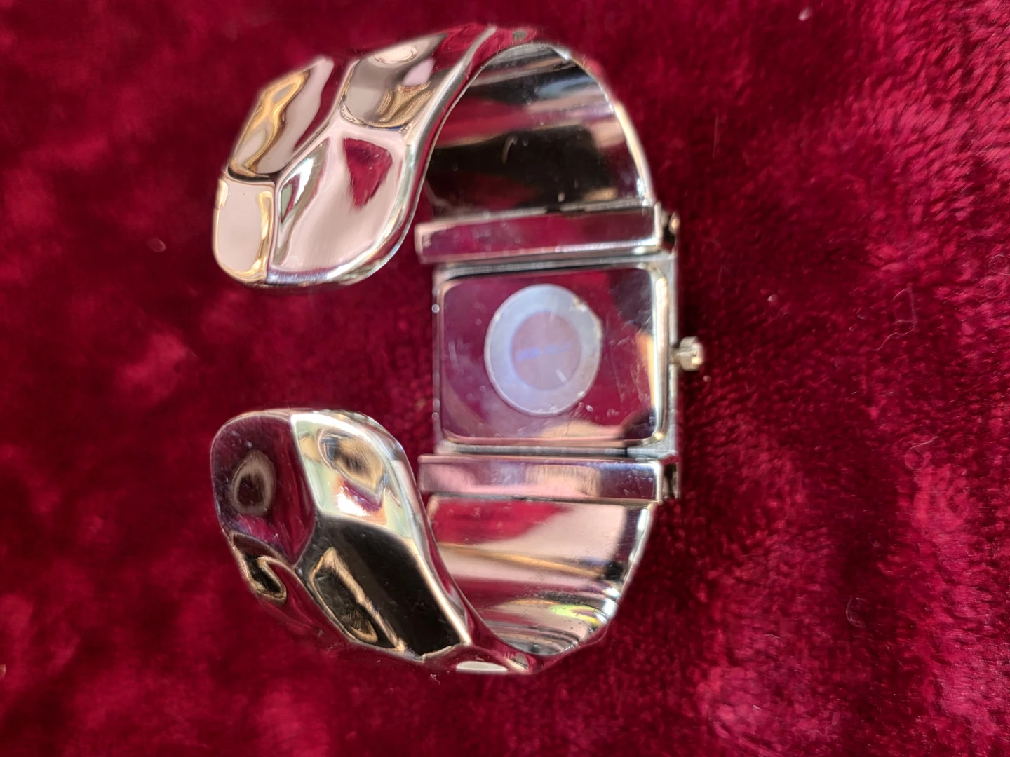 Lot of 4 Women’s Fashion Statement Bracelet & Cuff Watches - photo 5